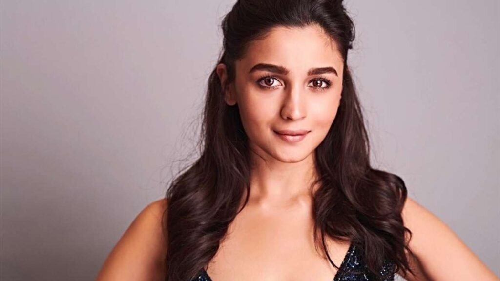 Alia Bhatt new look in Pictures