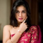 Divya Agarwal Biography, Age, Family, Career, Personal Life, Award, Height, Weight, Net worth, Total Assets, BoyFriend