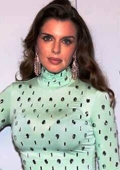 Julia Fox Biography, Age, Net Worth, Religion, Husband, Boyfriend, Height, Weight, Kids and Others