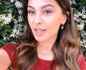 Kelsi Taylor Biography