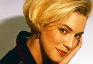 Robyn Griggs Biography