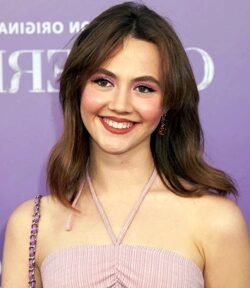 Iris Apatow Biography