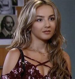 Lexi Ainsworth Biography