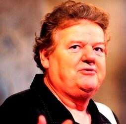 Robbie Coltrane Biography