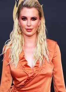 Ireland Baldwin Biography, Net Worth, Age, Height, Husband, Boyfriend, Parents, Kids & Religion