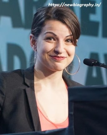 Who is Anita Sarkeesian, Know about Anita Sarkeesian Biography, Net Worth, Age, Height, News, Husband, Boyfriend, Photo, Earnings & Religion