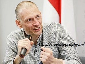 Who is Sergei Tikhanovsky, Know about Sergei Tikhanovsky Biography, Net Worth, Age, Height, News, Wife, Girlfriend, Photo, Earnings & Religion